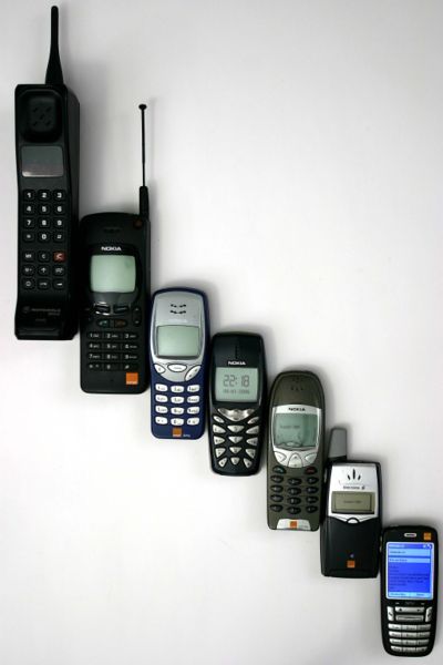 400px-Mobile_phone_evolution.jpg