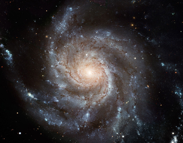 m101_hst_f_600.jpg